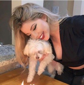 Meet your Posher, Angie